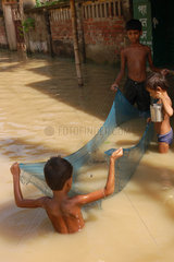 Indien  Hochwasser im Hoogly Bezirk