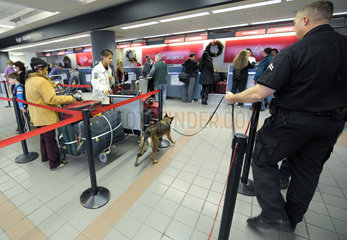 USA: Sicherheitskontrollen auf dem Flughafen