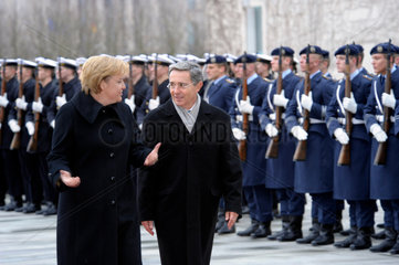 Merkel + Uribe