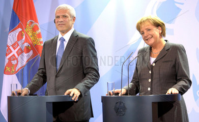 Tadic + Merkel
