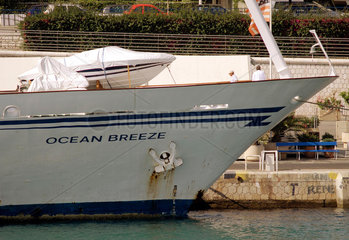 Saddam Husseins Megajacht Ocean Breeze im Hafen von Nizza