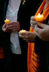 Friedensgottesdienst im Muenster von Bad Doberan: Kerzenandacht (eine Kerze fuer jedes taeglich sterbende Kind)