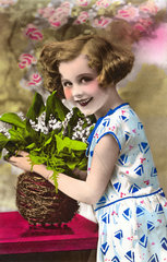 Maedchen mit Blumen  1932