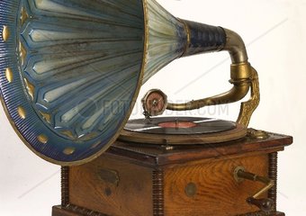Grammophon  um 1912