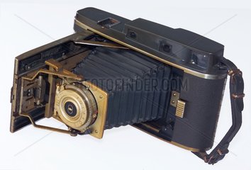 fruehe Polaroid Sofortbild Kamera  1961