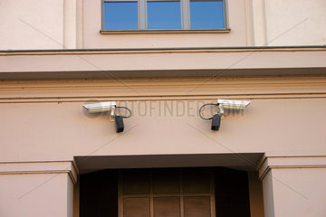 Berlin - Ueberwachung Kameras an der Fassade der Presse und Informationsamt der B