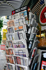 Zeitungsstand mit Auslaendische Zeitungen