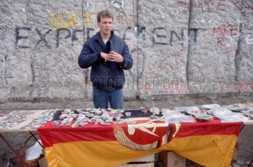 Berliner Mauer Haendler