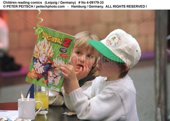 Kinder lesen Comics