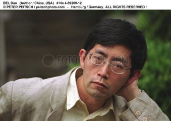 BEI  Dao - Portrait des Schriftstellers