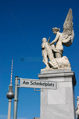 Berlin - Engel auf dem Schloss Bruecke