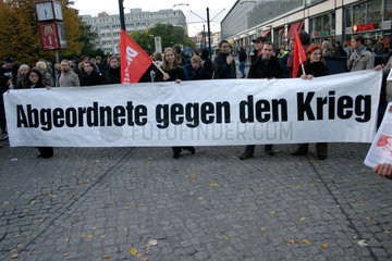 Demonstration gegen dem Bundeswehr Zapfenstreich