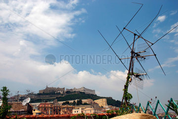 Neapel Spanische Viertel im Hintergrund Castel del Monte