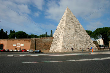Italy  Rome - Piramide Cestia