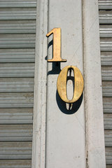 Hausnummer 10