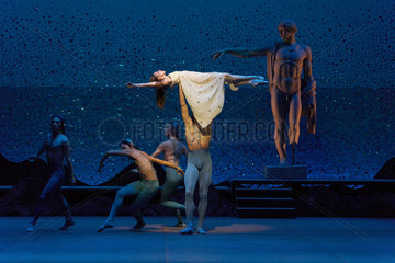DAPHNIS UND CHLOE - Szenenfoto des Balletts