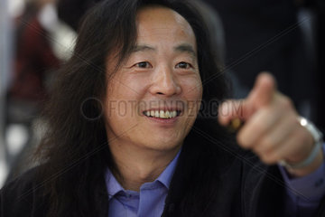 LIAN  Yang - Portrait of the writer