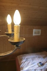 Kerzenlampe in Schlafzimmer