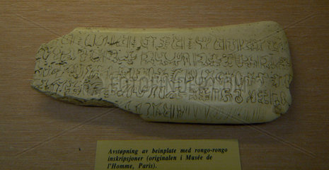 Eine Rongo-Rongo Inschrift im Kontiki Museum in Oslo  Norwegen.