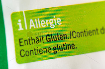 Deklaration fuer Allergiker auf einer Cornflakes-Packung: Enthaelt Gluten.