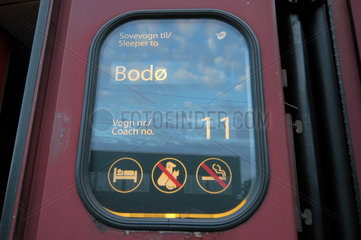 Wagenanzeiger Schlafzug von Trondheim nach Bodo (Norwegen)  Signete.