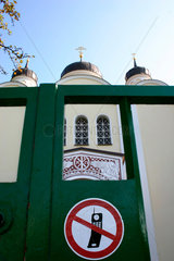 Handyverbot vor eine Russisch-Orthodoxe Kirche