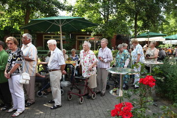 Sommerfest und Altenpflege im Seniorenzentrum