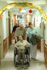 Altenpflege im Seniorenzentrum - Geriatric Nursing at Old Peoples Home