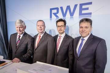 RWE AG Bilanzpressekonferenz 2016 - Vorstand