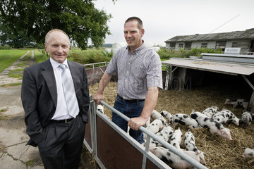 Landwirt Johannes Hillmann und Norbert Schenzle  DikoBa eG i.G