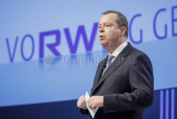 Hauptversammlung 2015 der RWE AG - Peter Terium  Vorstandsvorsitzender RWE AG