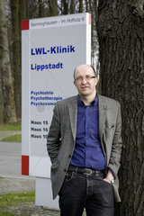 Dr. Ruediger Holzbach  Chefarzt der Abteilung Suchtmedizin an der LWL-Klinik Lippstadt