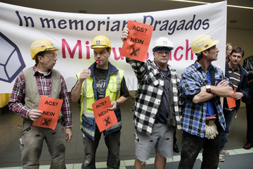 Hochtief AG - Demonstration anlaesslich der geplanten Uebernahme durch den spanischen Konzern ACS