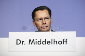 Dr. Thomas Middelhoff  Vorstandsvorsitzender KarstadtQuelle AG