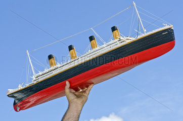 RMS Titanic  altes Schiffsmodell  1985