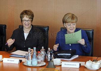 Zypries + Merkel