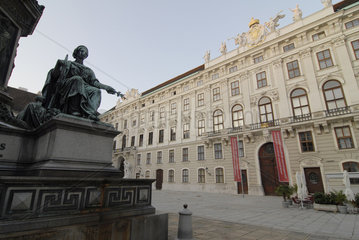 Denkmal Franz II Platz in der Burg Alte Hofburg Reichskanzleitrakt Wien