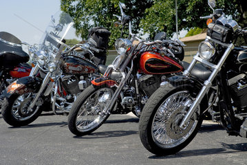 Geparkte Harley Davidsons