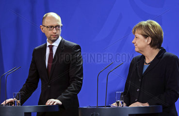 Jazenjuk + Merkel
