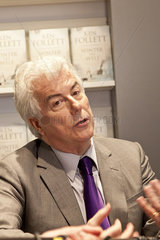 Kenn Follet stellt auf der Buchmesse Frankfurt 2012 sein neues Buch *Winter der Welt* vor.