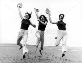 3 Frauen am Strand