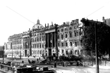 Berlin  zerstoertes Schloss ca. 1946
