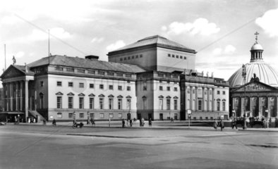 D-Berlin ca. 1930 Staatsoper mit Hedwigs-Kathedrale