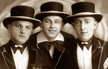 3 Storleys- Entertainer 1912
