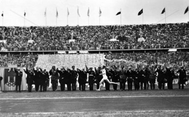 Berlin  Olympiade 1936 Fackellauf