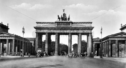 D-Berlin  Brandenburger Tor  1930