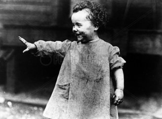 Slum child  New York  c 1908-1918.