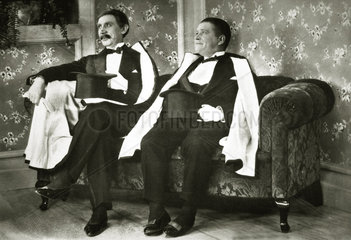 Pat und Patachon  Schauspieler 1931 im Smoking