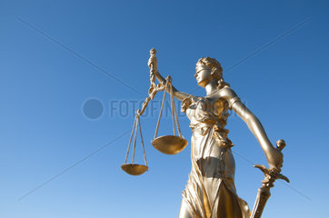 Justizia-Statue