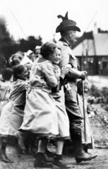 Kaiser Wilhelm mit Kindern